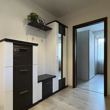 Elegant Escape Ii - Centre