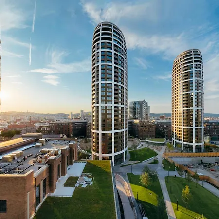 Elegant Escape Ii - Centre & Free Parking Apartament