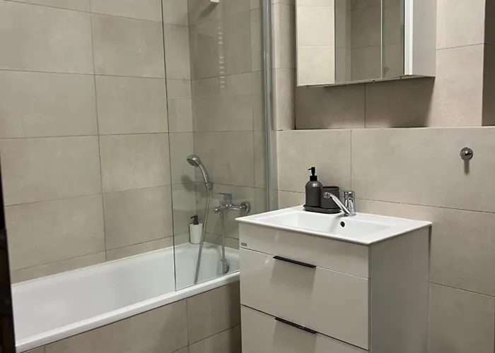 Elegant Escape Ii - Centre & Free Parking Apartment